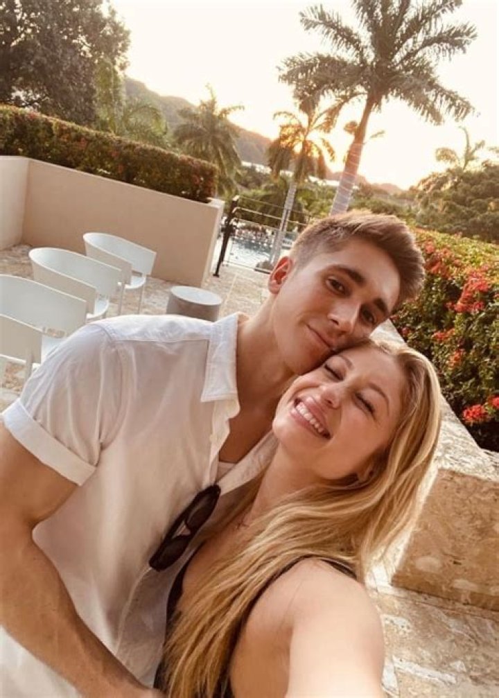 Myles Erlick Height, Weight, Age, Girlfriend, Family, Facts, Biography