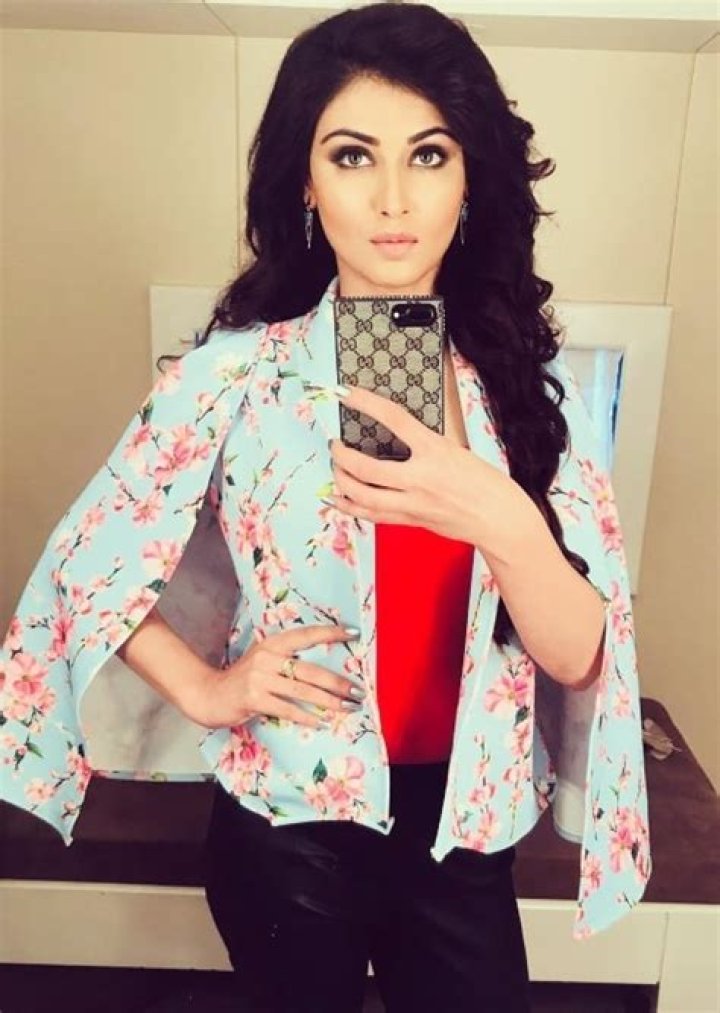 Nikita Sharma Height, Weight, Age, Body Statistics
