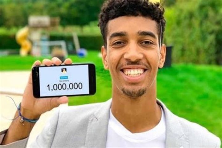 Niko Omilana net worth, income and estimated earnings of Youtuber channel