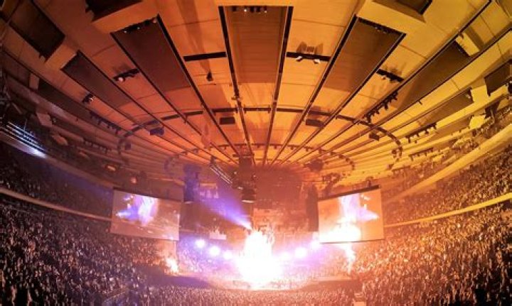 Phish Brought the Ocean to Life for Madison Square Garden Earth Day Performance – Just WOW!