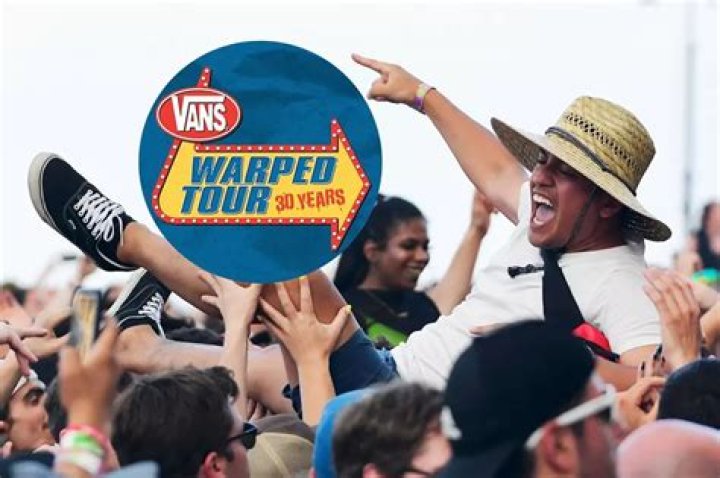 PIERCE THE VEIL | VANS WARPED TOUR 2015 – Celeb Secrets