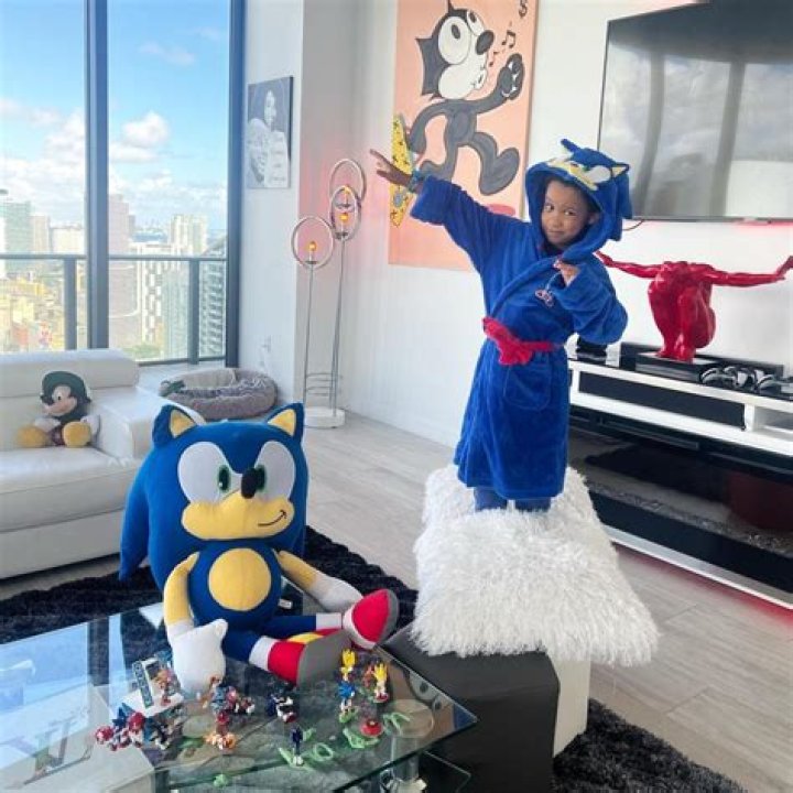 Raina Chassagne Height, Weight, Age, Husband, Children