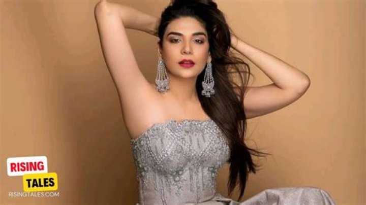 Rima Fakih Height, Weight, Age, Body Statistics