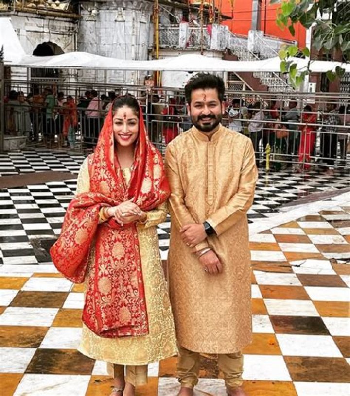 Sandeepa Dhar Height, Weight, Age, Body Statistics