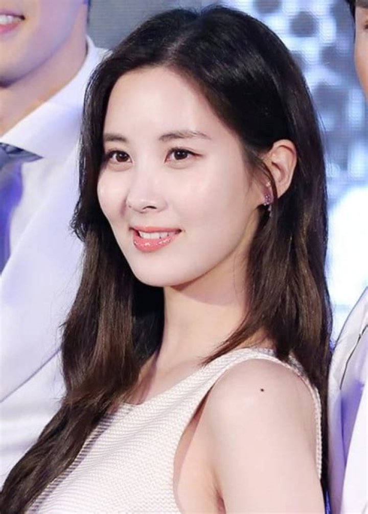 Seohyun (Seo Ju-hyun) Height, Weight, Age, Body Statistics