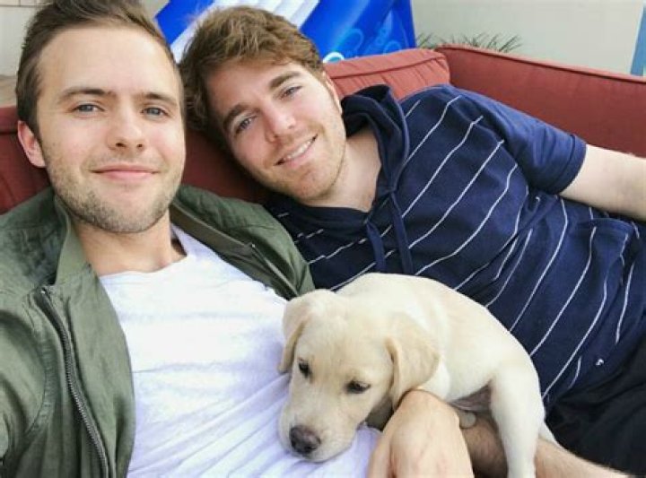Shane Dawson Height, Weight, Age, Boyfriend, Family, Biography