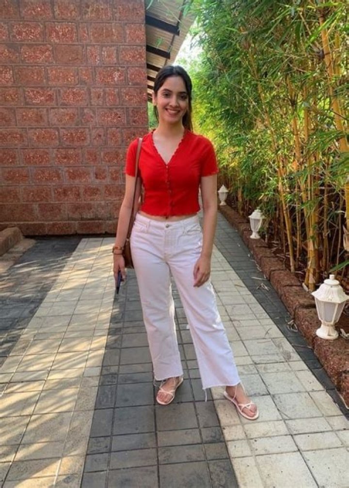 Sonakshi Batra Height, Weight, Age, Body Statistics