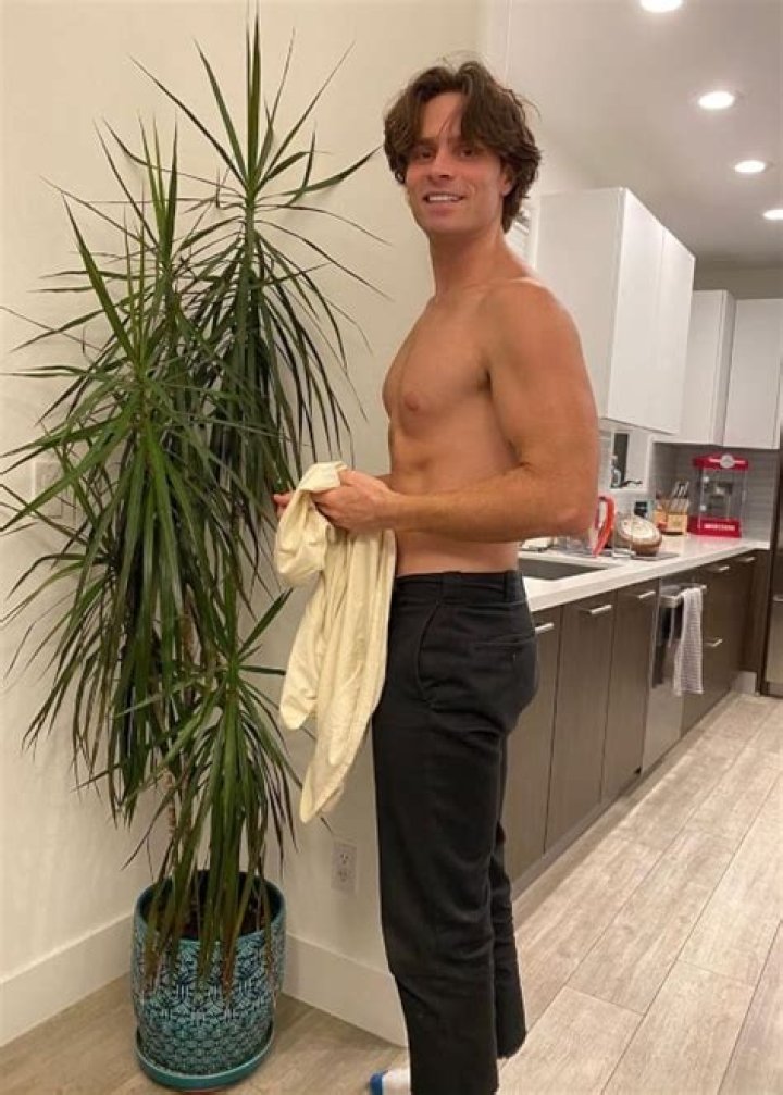 Spencer Sutherland Height, Weight, Age, Girlfriend, Facts, Biography