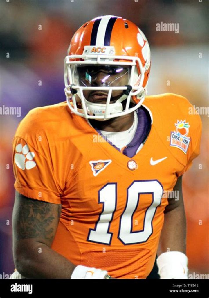 Tajh Boyd Salary and Net worth; Is Tajh Married? (Family, Education, Wife, Children, Stats, Height)