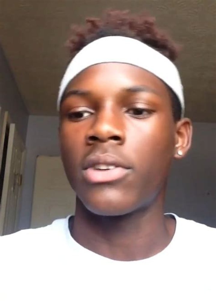 Theyheartjay Height, Weight, Age, Body Statistics