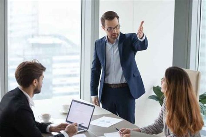 This Is the One Etiquette Mistake You Need to Stop Making by 40