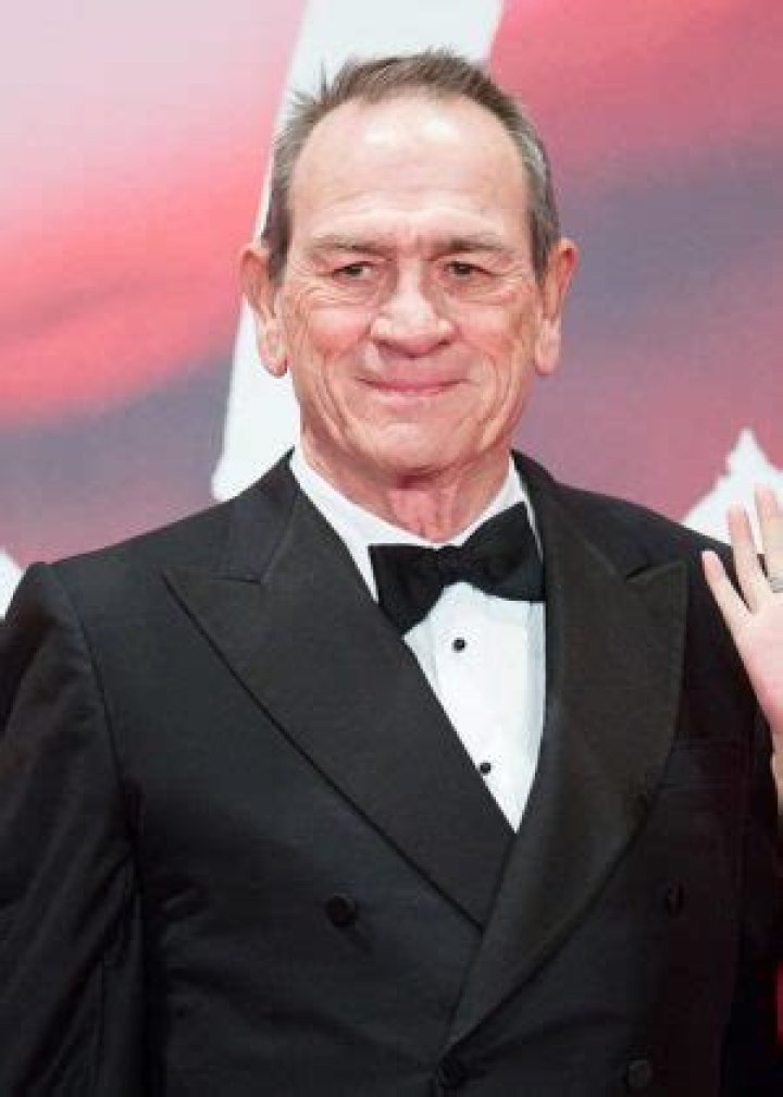 Tommy Lee Jones Height, Weight, Age, Spouse, Family, Facts, Biography