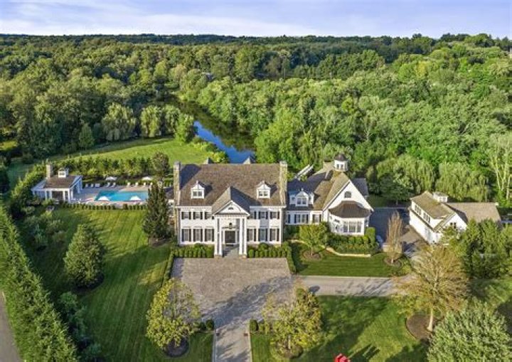 Tommy Mottola's Greenwich Mansion Sells For $14.9 Million