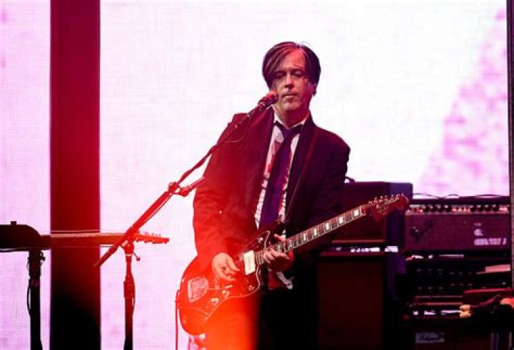 Troy Van Leeuwen Net Worth