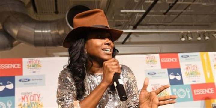 Tweet Net Worth | Celebrity Net Worth