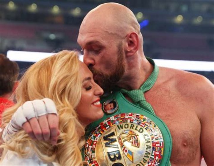 Tyson Fury Height, Weight, Family, Facts, Spouse, Education, Biography