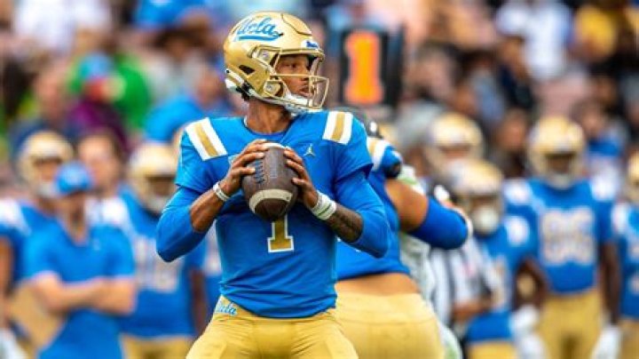 UCLA Bruins Quarterback Dorian Thompson-Robinson's Bio, Family, Parents, Girlfriend, Net Worth, Salary, Contract, Earnings, Stats