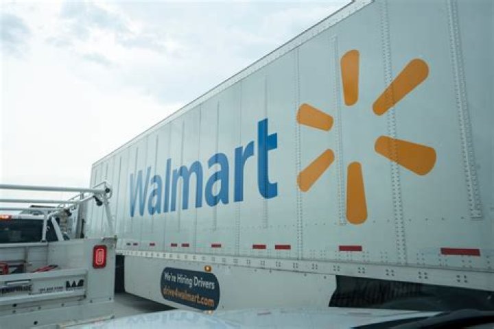 Walmart Slammed by Shoppers Over "Crazy Expensive" Extra Delivery Fee