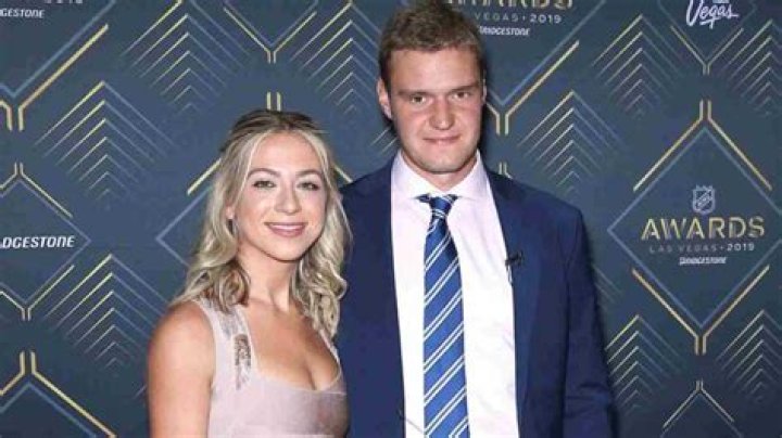 Who is Aleksander Barkov Jr. Dating Now