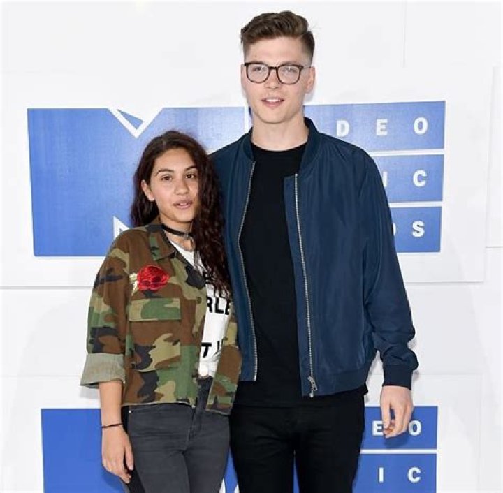 Who is Alessia Cara Dating Now
