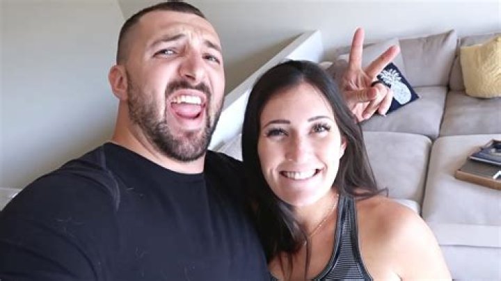 Who is BigDawsTv Dating Now