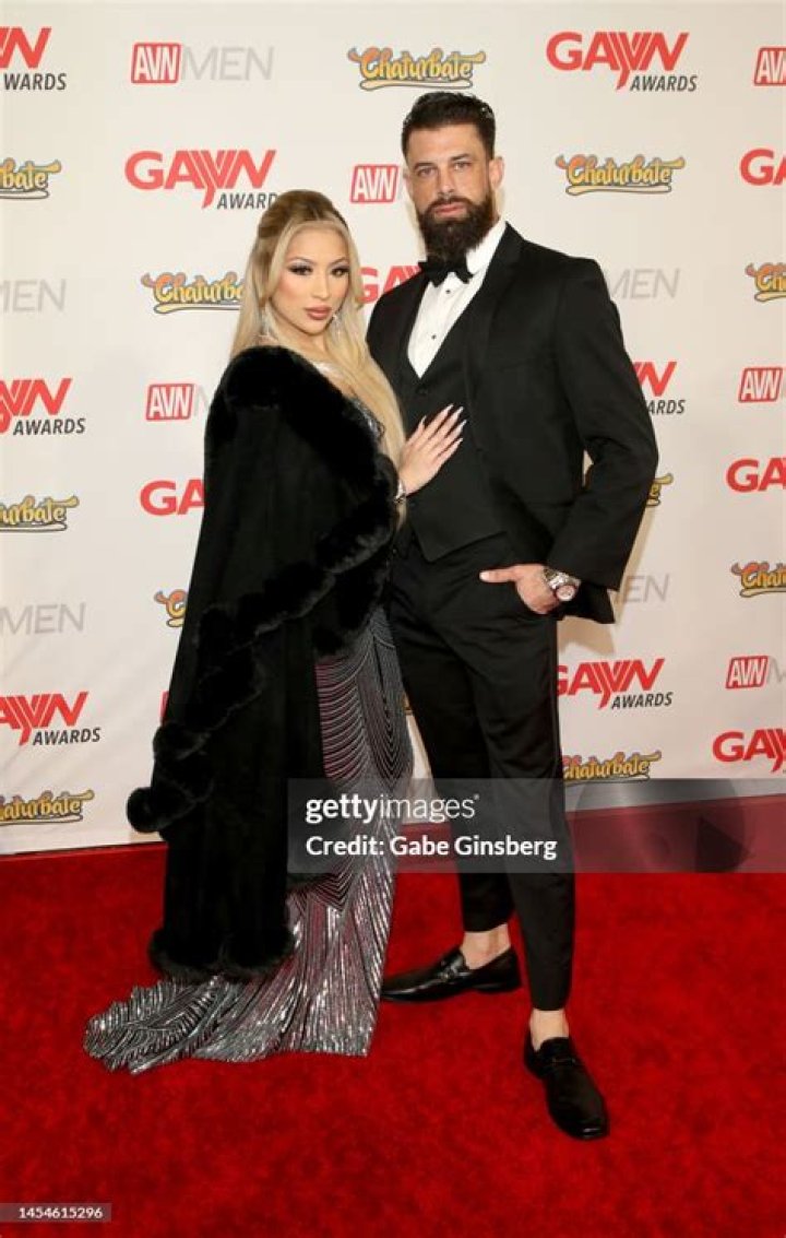 Who is Elena Genevinne Dating Now