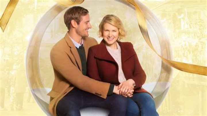 Who is Ginna Claire Mason Dating Now?