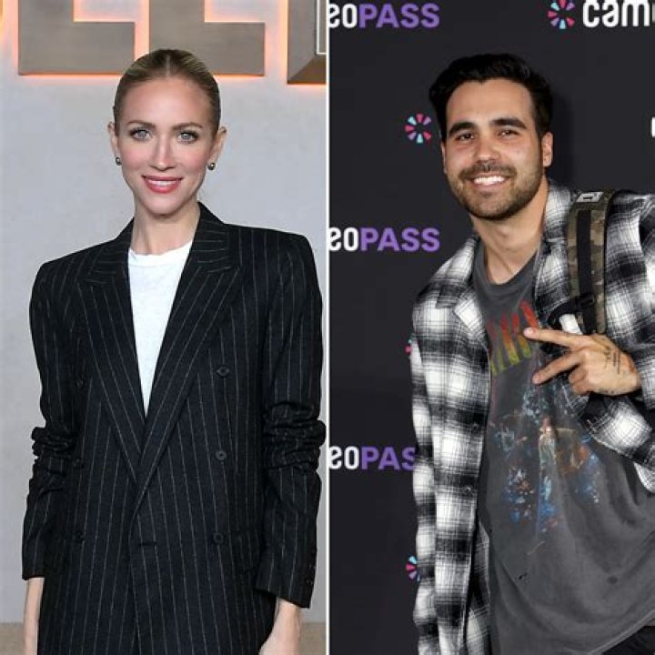 Who is Hunter Moreno Dating Now