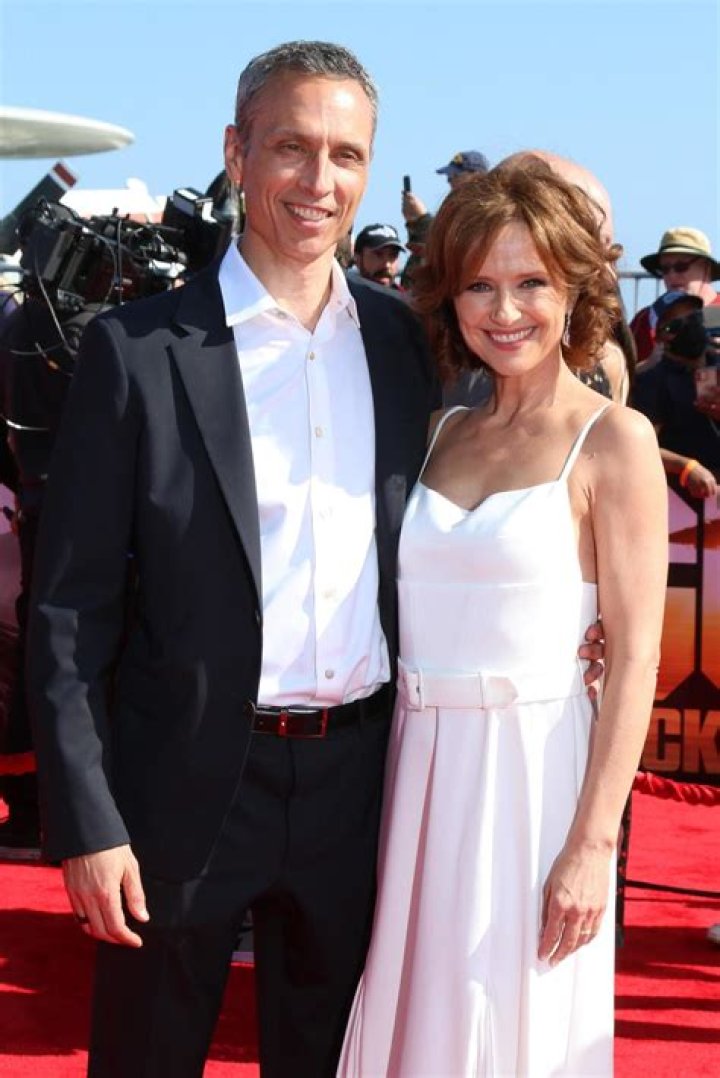 Who is Jean Louisa Kelly Dating Now