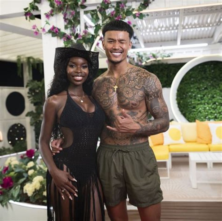 Who is Kye Gibbon Dating Now?