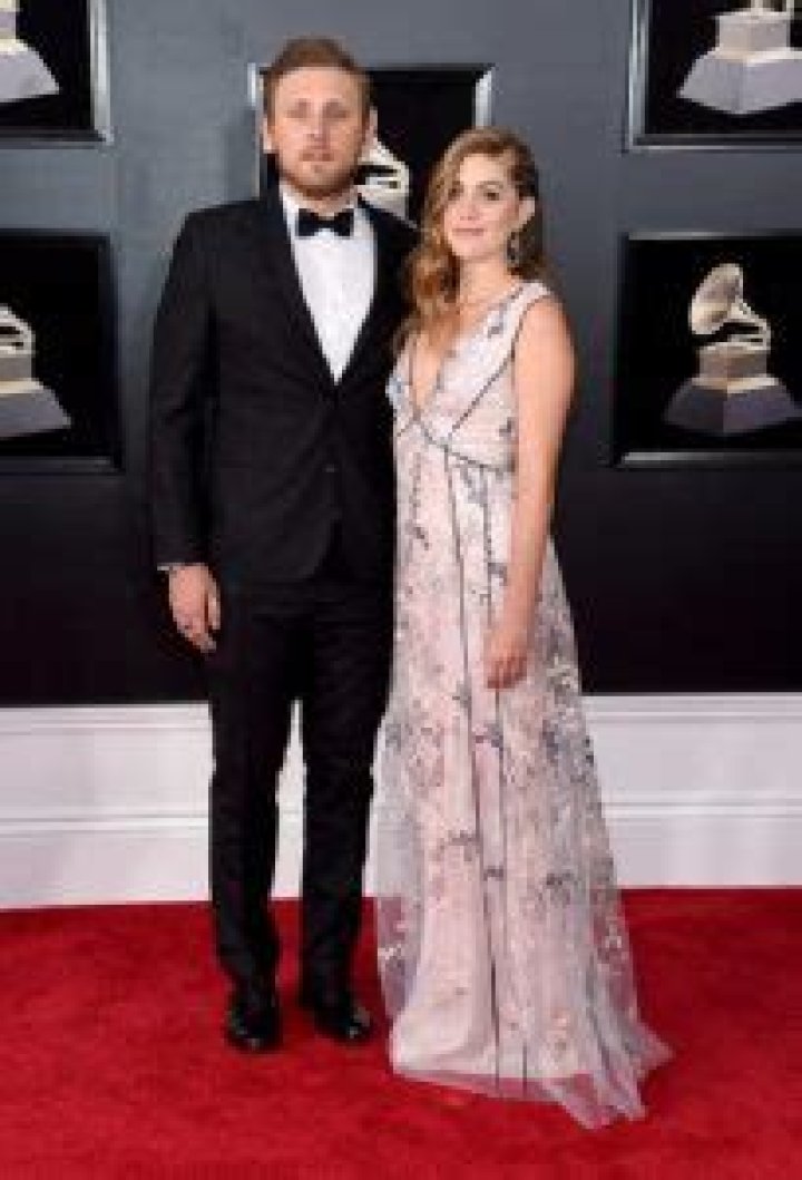 Who is Laura Dreyfuss Dating Now?