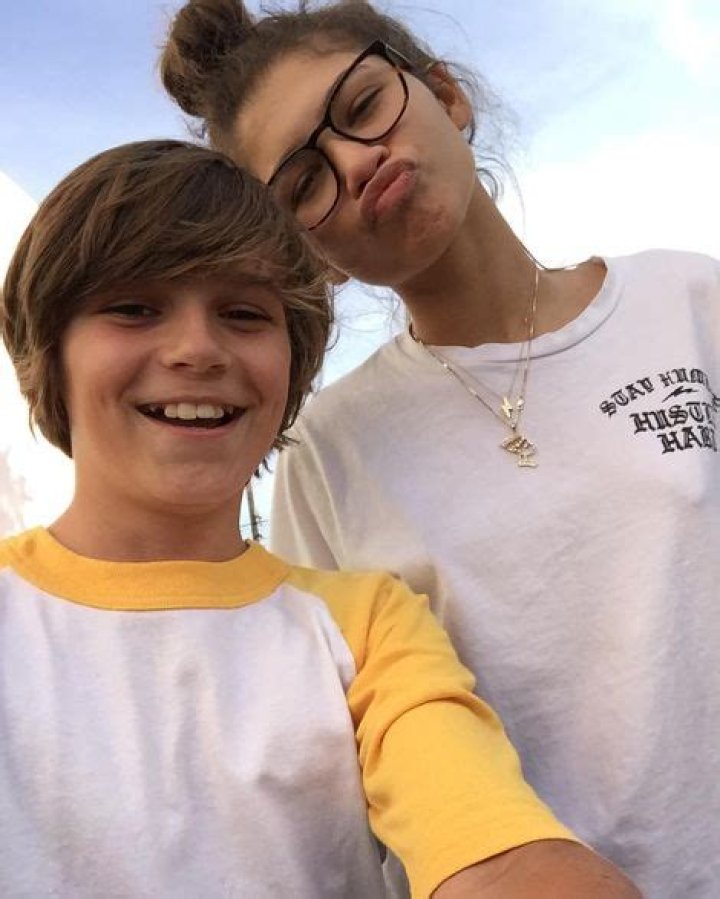 Who is Lincoln Melcher Dating Now