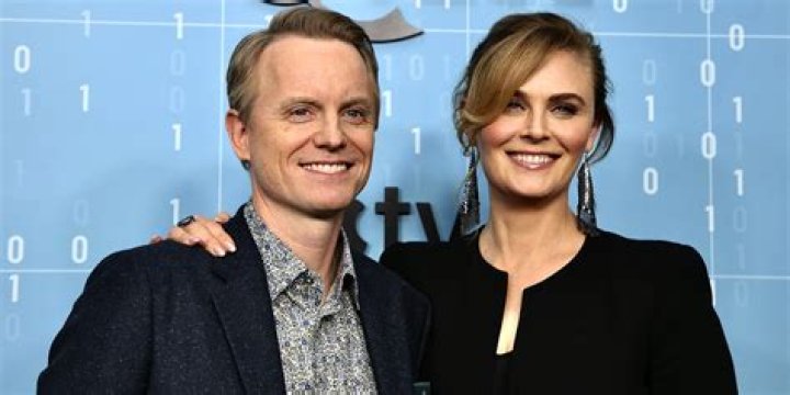 Who is Murray Bartlett Dating Now