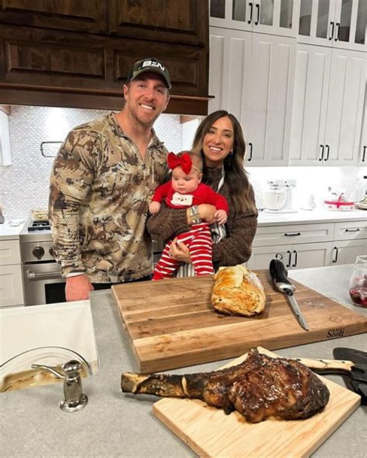 Who is Nick Bare Dating Now?