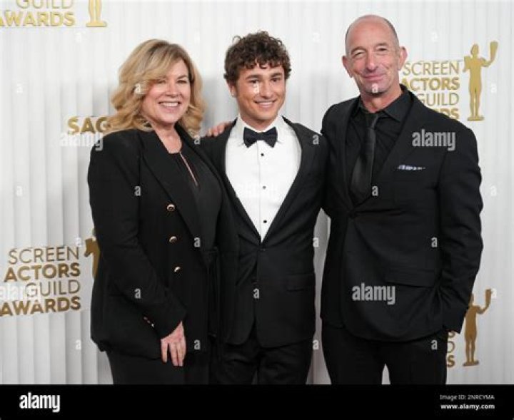 Who is Rob LaBelle Dating Now?