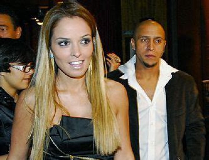Who is Roberto Carlos Dating Now