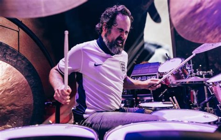 Who is Ronnie Vannucci Jr. Dating Now