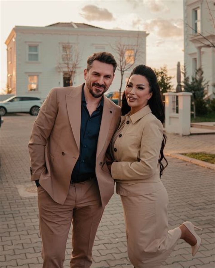 Who is Rovena Stefa Dating Now?