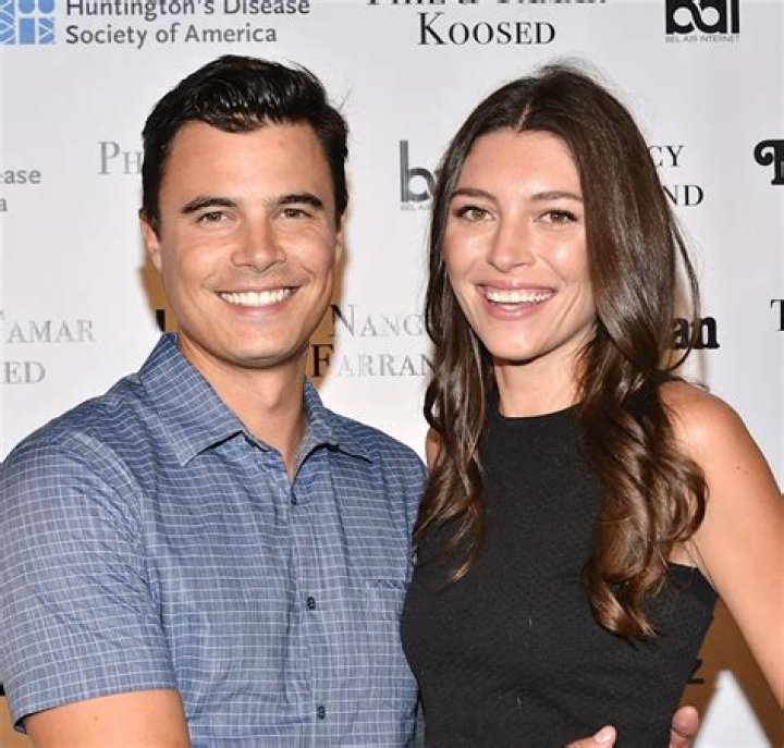 Who is Ryan Sypek Dating Now