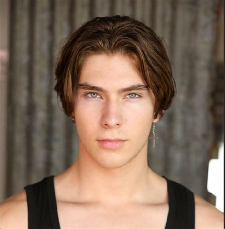 Who is Sawyer Sharbino Dating Now