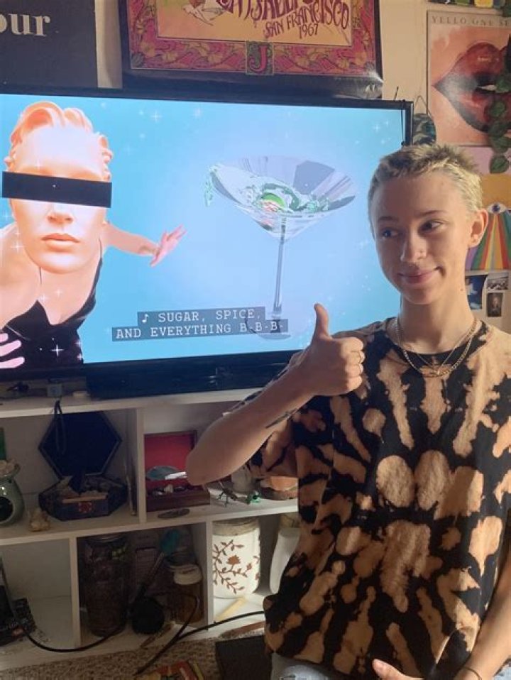 Who is Shelly Hickman Dating Now