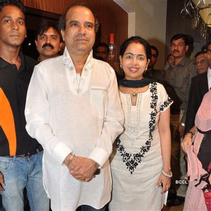 Who is Suresh Wadkar Dating Now?