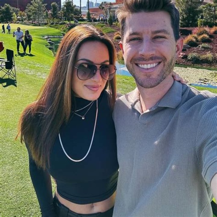 Who is TJ Hunt Dating Now