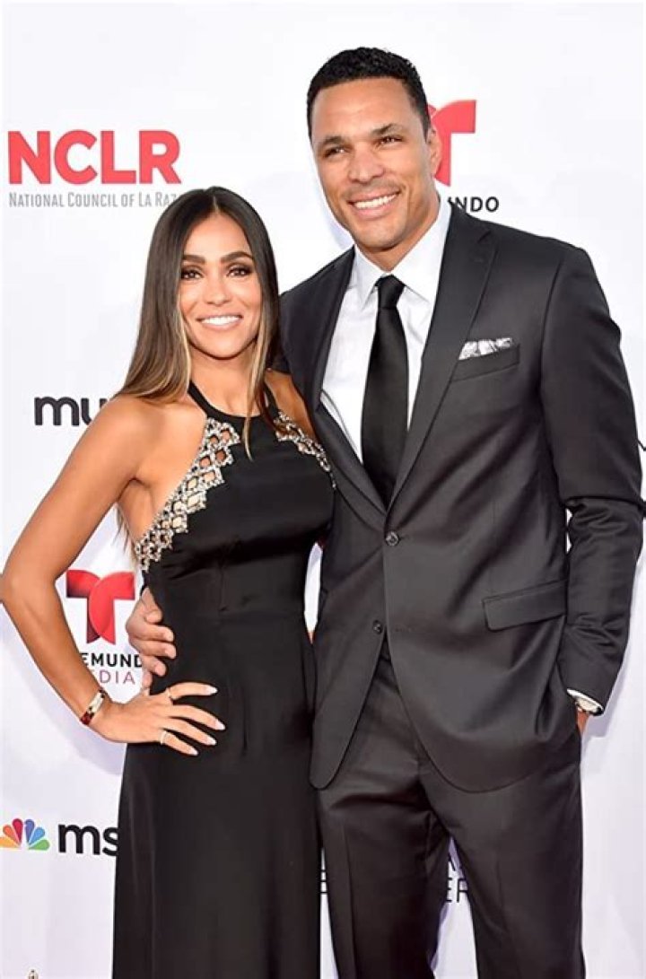 Who is Tony Gonzalez Dating Now