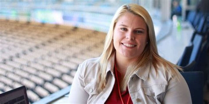 WJCU Radio Broadcaster Backs Paying Artists For Radio Plays